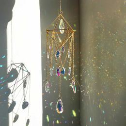 Decorative Objects Figurines Hanging Sun Catcher Crystal Teardrop Chandelier Wind Chime Prism Suncatcher Rainbow Maker Light Window Garden Decoration H240516
