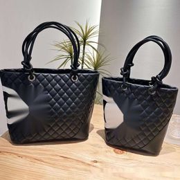 Shopping Bag Top Quality Bucket Bag Contrasting Design Chanells C Versatile Portable Vegetable Basket Vertical Shopping Bag Diamond Grid 24 Popular Tote Bag
