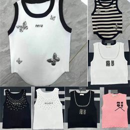 Tasarımcı Tişört Kadın Kırpılmış Üst Tişörtler Tank Top Düzenli Kırpılmış Pamuk Jersey Camis Kadın Tees Nakış Trikoları Kadınlar Spor Yoga Top Rhinestone yelek