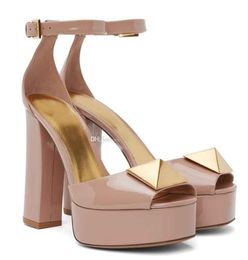 2024 Design One Stud Sandals Shoes Women Patent Leather White Black Nude Platform Heels Open Toe Party Wedding Dress Lady Elegant Walking Designer Sandal Shoe Box