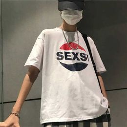 Men's T-Shirts 2024 Summer Korean Harajuku Print Graphic T-Shirt Fashion Mens Retro Letters Loose Student Round Neck Half Sleeve T-Shirt J240515