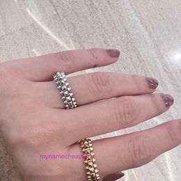 Ring Cartrros designer Never fade diamond V Gold Edition CNC Bullet Head Willow Nail Bead Mens and Womens Rings Rose Moving Rivet Pair
