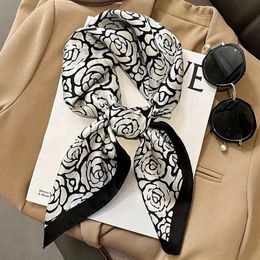 Bandanas Durag Scarves Black White Rose Printed Square Scarf Luxury Brand Thin Silky Neck Scarf SprOutdoor Sunscreen Headscarf For Women J240516