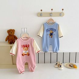 Rompers Spring and Autumn 2024 Baby Boys Girls Patch Work Cartoon Bear Bodysuit Childrens Cute Clothing Newborn 0-24M d240517