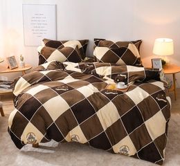 Bedding Sets 2021 Bed 4pcs Fannel Fabric Set Duvet Cover Sheet Pillowcase King Queen Size Brown Plaid Linen9116736