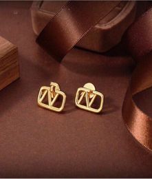 Designer Earring Letter V Logo Stud Earing Luxury Women Fashion Hoop Jewelry Metal Earring fdsf9375818