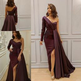 Elegante burgundarabische Abschlussballkleider tragen eine Schulter -Applikationen geteilte Seite formelle Kleiderhülle bodenlange lange Abendkleider 327r
