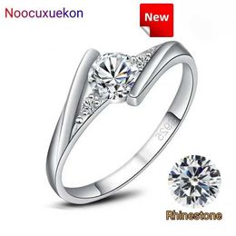 Band Rings Never Fading White Water Diamond Ring Womens Round Zircon Crystal Ring Bride Promise Engagement Wedding Ring Gift Jewelry J240516