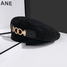 デザイナーの豪華なファッションベレー帽子帽子英国スタイルの金属ボタンフェイススモールスプリング秋のバイザートラベルストリート屋外写真レトロスタイルオールマッチ