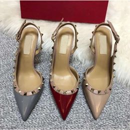 Fashion Sandals Women Pumps Casual Designer Gold Matt Leather Studded Spikes Slingback High Heels Shoes valentine H3Q1