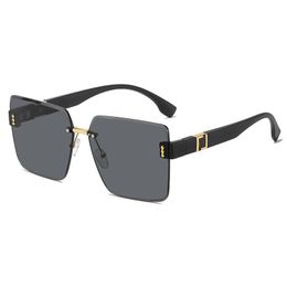 Square Framed Sunglasses Designer Sunglasses for Women Luxury Shases Glasses Men Driving Beach Eyewear