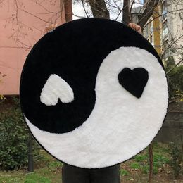 Heart Yinyang Rug for Bedroom Aesthetic Valentines Day Gift Handmade Home Y2k Decoration Soft Flannel Non Slip Shaped Carpet 240516