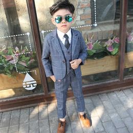 Suits Baby Boys Wedding Party Costume Blazer Vest Pants Children Formal Suits Dress Kids School Graduation Suit Teenage Ceremony Suit Y240516