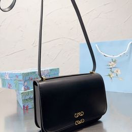 High-End-Designer-Tasche Frauen Schulter Handtasche Brieftasche Mode neu mit dem gleichen Tofu, der kleine quadratische Retro-Schulter-Crossbody-Sattel Sattel Tasche pendelt