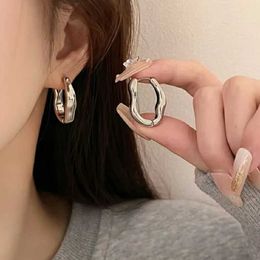 Stud 2024 New Smooth Metal Ring Earrings Suitable for Women Elegant Luxury Korean Simple Jewelry Temperature Girls Wear Earrings Everyday J240513