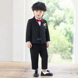 Suits Flower Boys Green Jacket Vest Pants Bowtie Photograph Dress Newborn Baby Kids 1 Year Birthday Suit Children Wedding Costume Y240516