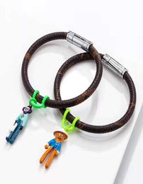 New 2022 America Style Charm Bracelets Brand Men Women Presbyopic Leather Magnetic Buckle Hand Rope Plaid L Design Engraved V Lett7794603