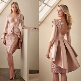 Rose Gold Sheath Mother of the Bride Dresses 3 4 Long Sleeves Lace Floral Appliqued Knee Length Wedding Guest Dress Backless Prom Gowns 216j