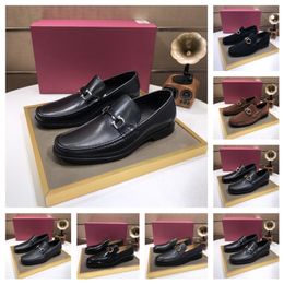 Neueste Männer Designer-Kleiderschuhe auf Mode Leder Luxus Männer Slipper Braun Blue Classicy Schuhe Retro Business Schuhe Zapatos de Hombre Größe 38-46