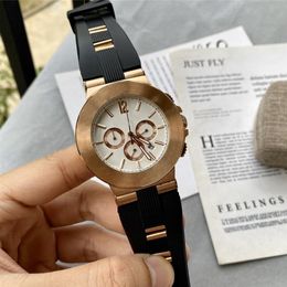 Luxury Fashion Men Watch Contrast Color 44mm Large dial Three Eyes Stainless Steel Watch Rubber Band Fashion Quartz Watch Designer Sports Mens Watch