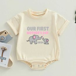 Rompers Our first Mothers Day printed bubble hoodie elephant Pttern T-shirt bubble hoodie Mathers Day short sleeved baby clothing d240516