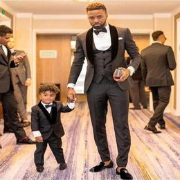 Best Stylish Grey Mens Wedding Tuxedos For Boys And Father Maroon Slim Fit Tuxedos Unique Classic Formal Groom Wedding Tuxedos For chea 265u