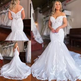 Gorgeous Lace Mermaid Wedding Dresses Applique Bridal Gown 2021 Off the Shoulder Sweep Train Covered Buttons Back Custom Made Plus Size 233T