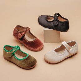 Baby Girl Schuhe Vintage Velvet Girls Casual Weiche Wohnungen Kinder Kinder Kleinkinder bequeme Tanz Mary Janes Slipper 240516