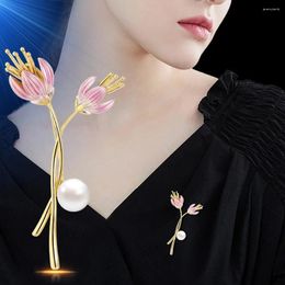 Brooches Temperament Pearl Lily Flower Metallic Copper Plant Elegant Broochs Wedding Banquet Dress Shirt Accessories Pins Gift