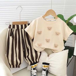 Clothing Sets 2 pieces/Fashion Code Summer 2024 Cute Bear Print O-neck Childrens Shirt+Simple Brown and White Striped Boys Clothing Y240515