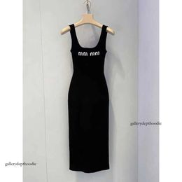 2024 Luxury brand miu black dress designer camisole sweet mini skirt sexy sleeveless vest summer Y2K knitted tank top s