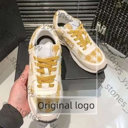 Chanells Shoe Running Shoes Designer Mulheres fora de tênis de tênis de escritórios Sapatos de luxo de melhor treinador de camurça branca tênis preto para homens sapatos esportivos 44c3