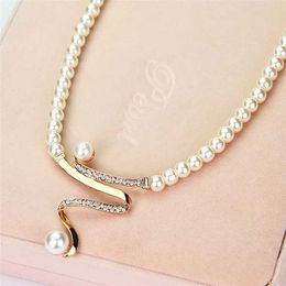 Wedding Jewelry Sets Classic imitation pearl necklace gold jewelry set suitable for women transparent crystal elegant party fashion clothing Christmas gift