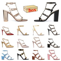 Luxury Lady Sexy High Heels Sandals Famous Designer Women Slingback Heel Wedges Pumps Slides Platform Leather Manual Customized Rivet Pointed Silver Gold Slippers