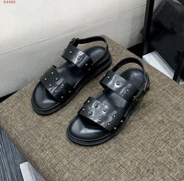 high quality A lazy person Cool fashion brand selection men039s sandals black slippers metal bead nail decorative beach shoes8607670