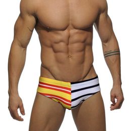 Men's Swimwear Sexy Striped Swim Briefs Mens Low Waist Beach Swimwear Quick Dry Bathing Suit Fashion Male Pad Push Up Swimsuit Zwembroek Heren Y240517