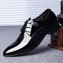 Dress Shoes Mazefeng 2024 Man Flat Classic Men Patent Leather Wingtip Carved Italian Formal Oxford Plus Size 38-44 For Autumn