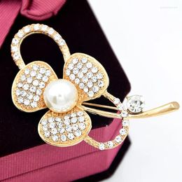 Brooches Utei Brooch Amazing Women Jewelry Elegant Lady Gift Scarf Pin Pretty Wedding Gold Color
