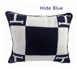 H Letter Cushion Decorative Pillow Cushion for Manual Knitted Plaid Europe Pillow with Filling Sofa Bed Home Decoration 4545 cm2811390