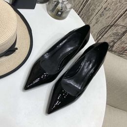 Guangzhou High Quality 2024 Spring and Autumn New Work Shoes Pointed Thin Heels, Professional Single Shoes, Lacquer Leather, Black Middle Heels