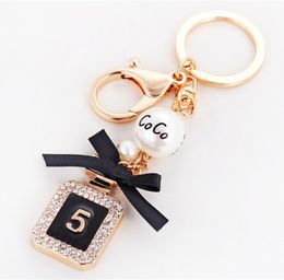 Creative Perfume Bottle Keychain Women Bag Charm Crystal Rhinestone Key Chain Ring Fashion Key Holder Car Keyrings Trinket7432118