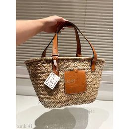 Lowew Bag Designer Basket Straw Bag Loe Fashion Tote Bag Basket Straw Bag Hand Woven Cross Body Open Beach Handbag Ladies Summer Bag Lowew Beach Bag 355