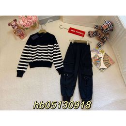 Frauen T-Shirt Frühherbst 2 Stück Set Pullover Stripe Stripe Pullover Arbeitspants weich, hautfreundlich, atmungsaktiv, lässig