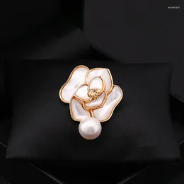 Brooches Luxury Shell Flower Brooch Women's Neckline Corsage Suit Pin Coat Classic Style Elegant All-Match Camellia AccessoryJewelry 6036