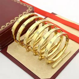 2024 New Designer Cuff Bracelet Brand Classic Couple Wedding Bracelet for Men&Women Fashion High Quality 316L Stainless Steel Bracelet Jewellery Gift