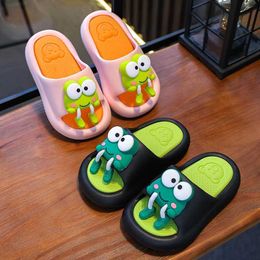 Slipper New Summer Aged 4-9 Children Slippers Cute Cartoon Frog Seabeach Sandals For Boys Girl Bathe Flip Flops Non-Slip Home Kids Shoes Y240518