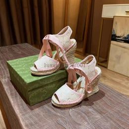 Kadınlar Kama Sandalet Tasarımcısı Espadrilles Sandal Deri Saman Ayarlanabilir Toka Gelinlik Ayakkabıları ile Yüksek Topuklu Ayakkabılar 5.17 03