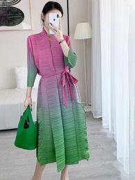 Casual Dresses EGRM Gradient Miyake Pleated Dress Open Stitch Scarf Collar Belt Midi Elegant For Women 2024 Party Clothing 2RM73262