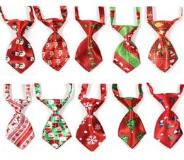 100pcs Christmas Pet Supplies Pet Dog Cat Xmas Neckties Bowties Santa Deer Dog Grooming Accessories SmallMiddle Ties2678154