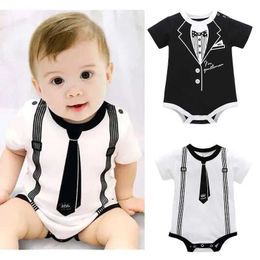 Clothing Sets Newborn baby clothing summer gentleman jumpsuit 0-12M Infnat boys cotton jumpsuit mens Beibei tight fitting suit tie printed short sleeved J240518